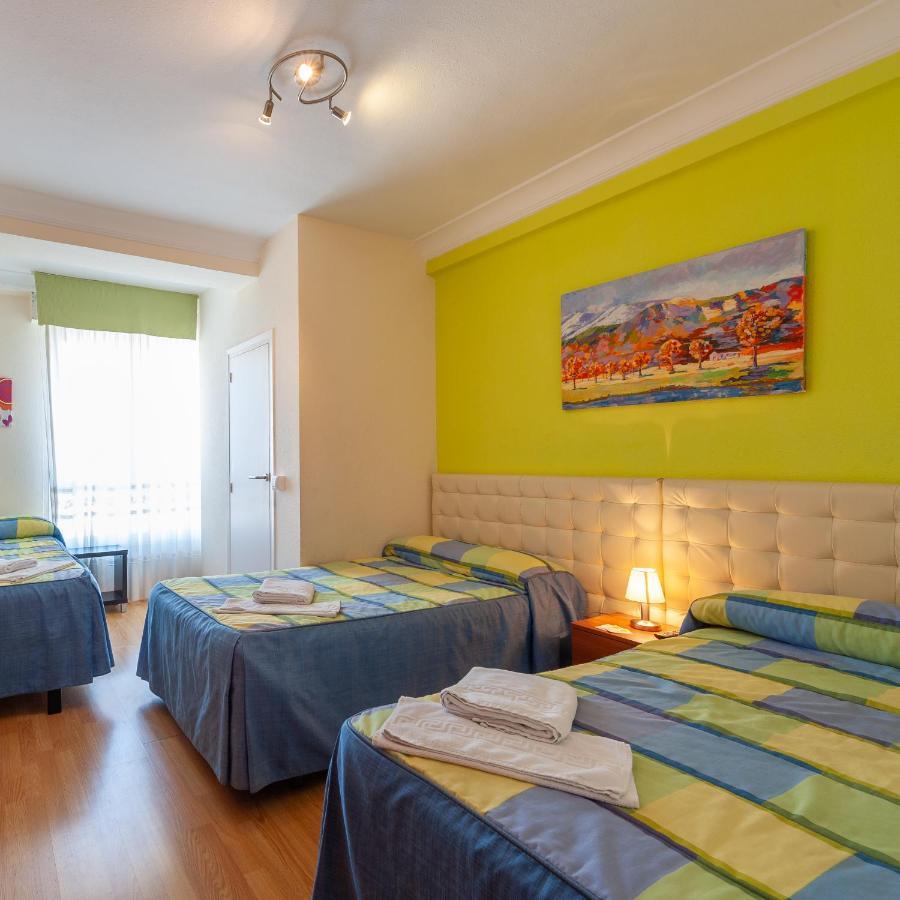 Hostal Manjon Burgos Exterior photo