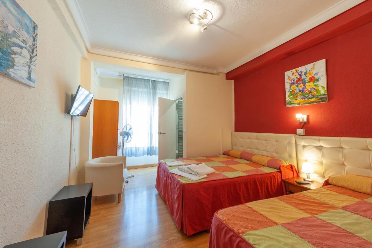 Hostal Manjon Burgos Exterior photo